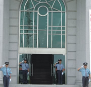 服務(wù)態(tài)度好，保安人員素質(zhì)較高！